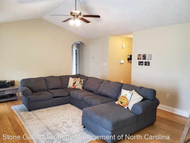 Building Photo - 3 br, 2 bath House - 391 Driftwood Lane