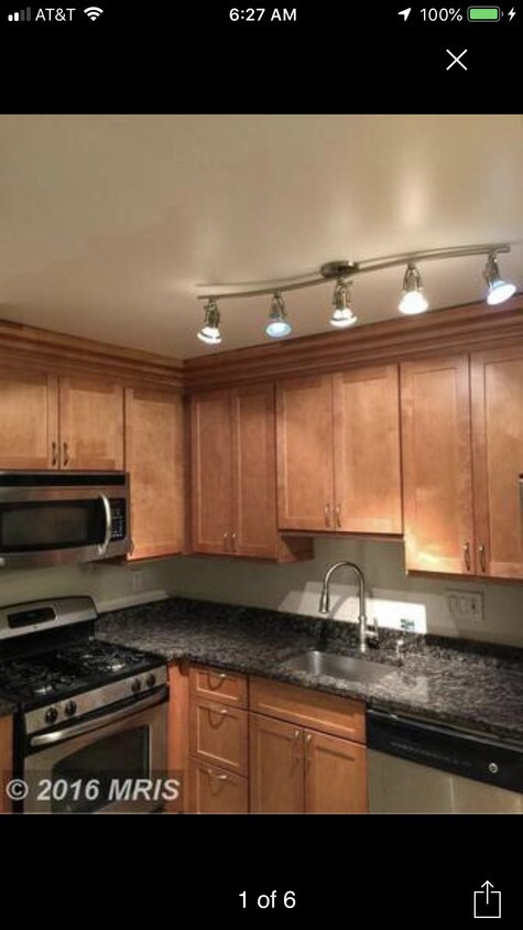 Foto principal - 10026 Mosby Woods Dr