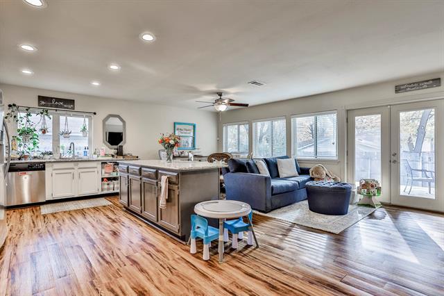 Building Photo - 3016 Old Orchard Ln