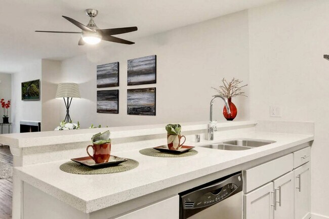 Foto del edificio - Waverly at Silverlake