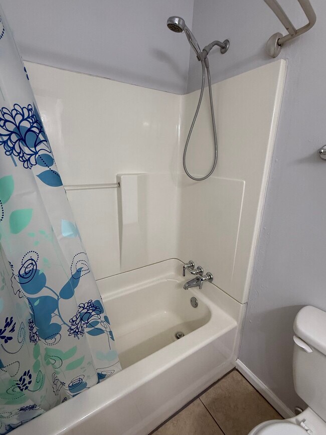 Baño 1 - 24503 Red Deer Dr