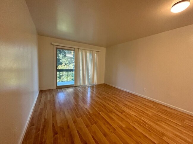 Foto del edificio - Nice Cozy 1 Bedroom Condo !!!