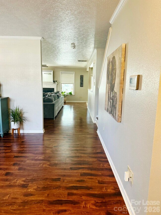 Foto del edificio - 1906 Leesburg Dr