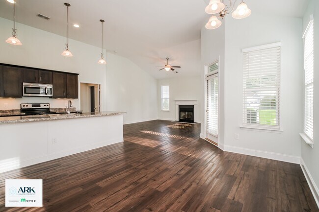 Foto del edificio - 77 Highland Forest Cir