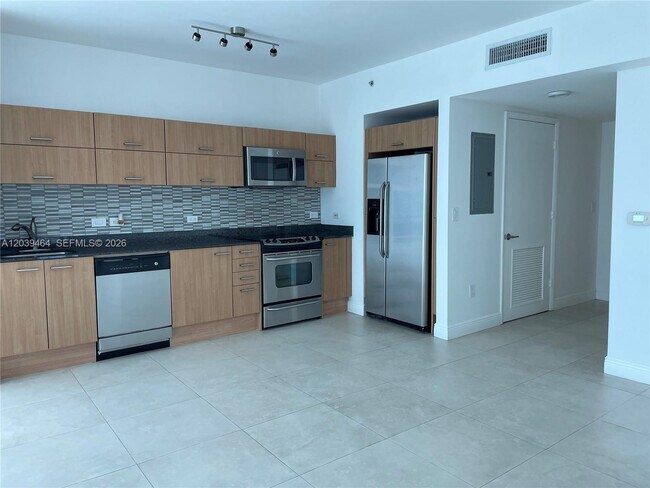 Building Photo - 350 S Miami Ave