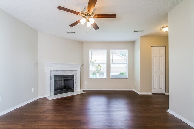 Foto del edificio - 2109 Carlton Ln