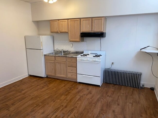 Building Photo - Hickory -Multi Unit