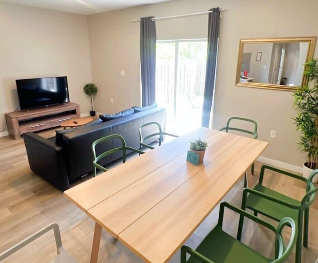 Foto principal - 171 NW 158th St