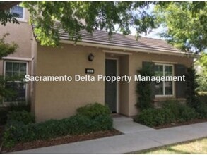 Building Photo - 211 Chambord Way