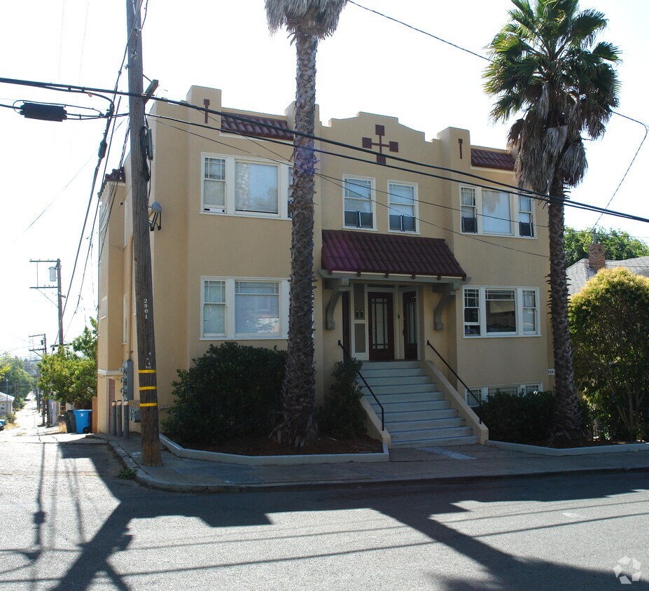 Primary Photo - 708 El Dorado St