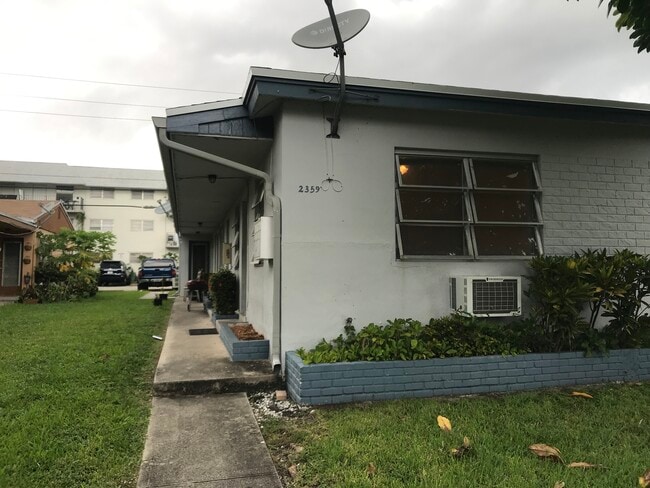 Foto del edificio - 2359 NE 172nd St