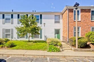 Building Photo - 40 Yorktown Dr