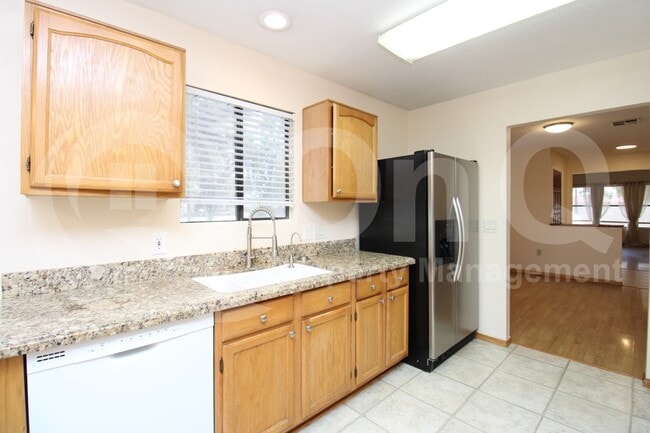 Foto del edificio - 602 N Cobblestone St