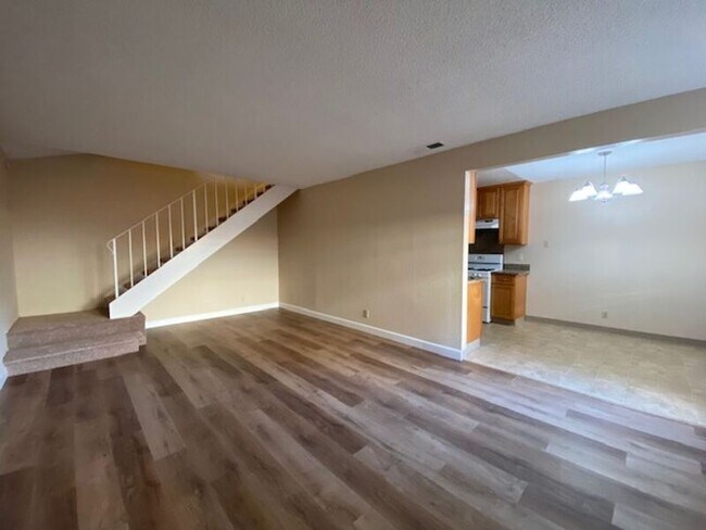 Building Photo - 3186 Cropley Ave