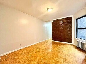 Building Photo - 539 W 156th St
