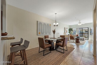 Building Photo - 7609 E Indian Bend Rd