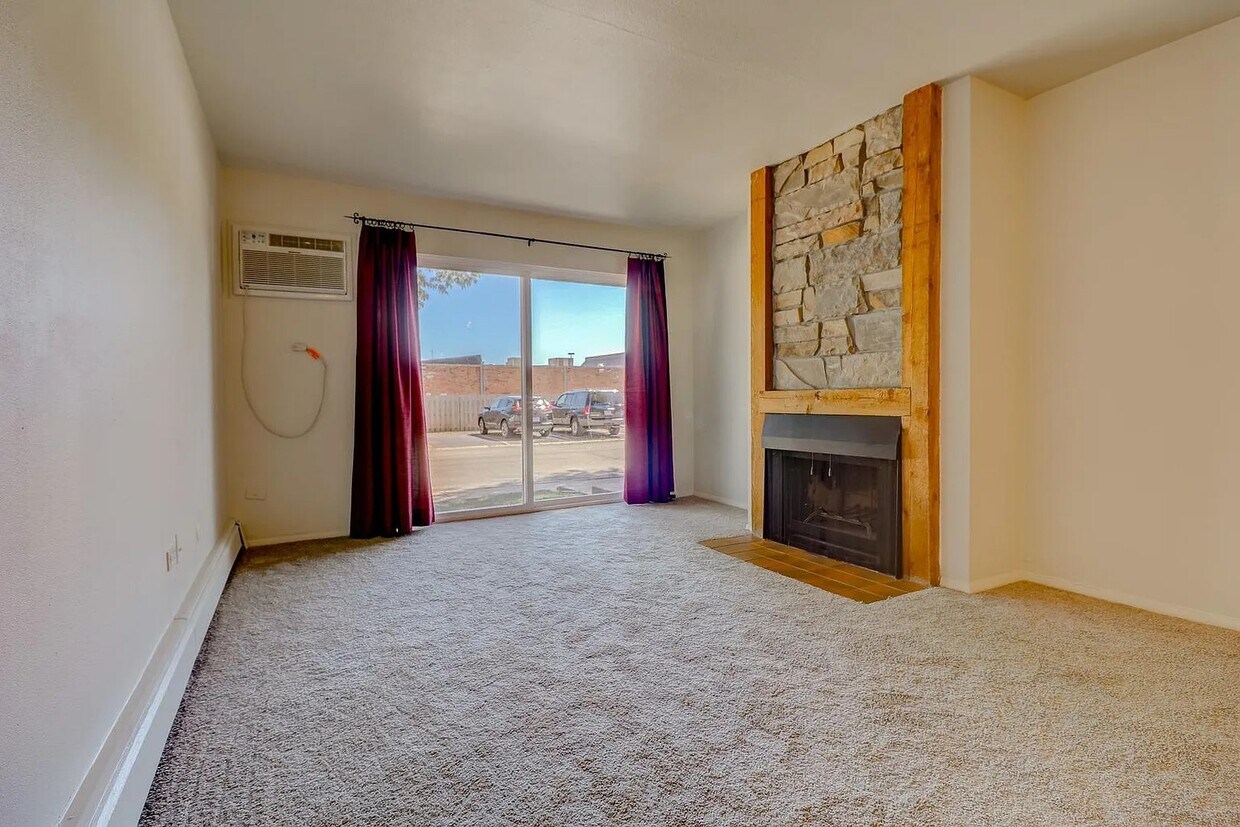 Foto principal - Fully Furnished ! Apartment in the Heart o...