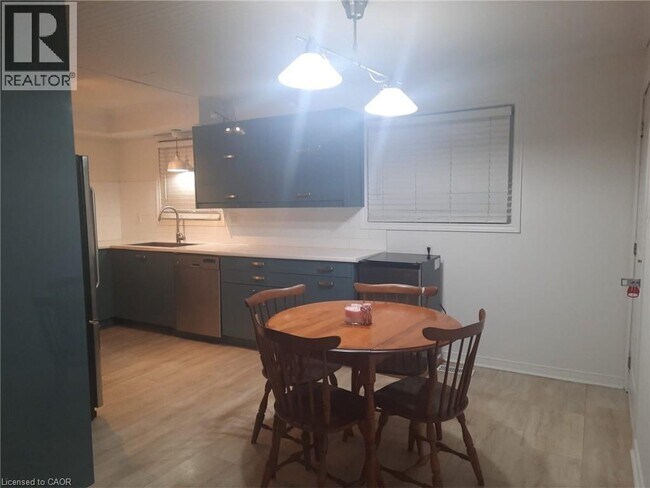 Photo du bâtiment - 16 Acorn Ln