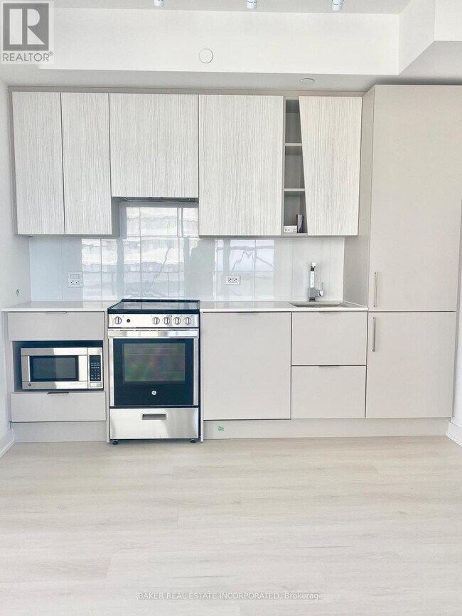 Photo du bâtiment - 3900 Confederation Pkwy