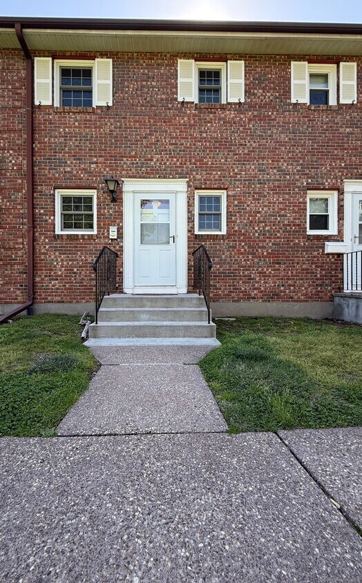 Primary Photo - 436 E Center St