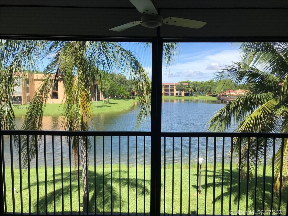 Primary Photo - 5722 Coral Lake Dr