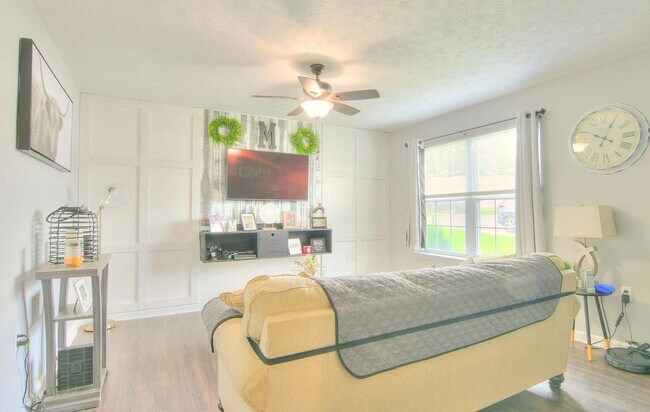 Building Photo - 466 Darley Crk