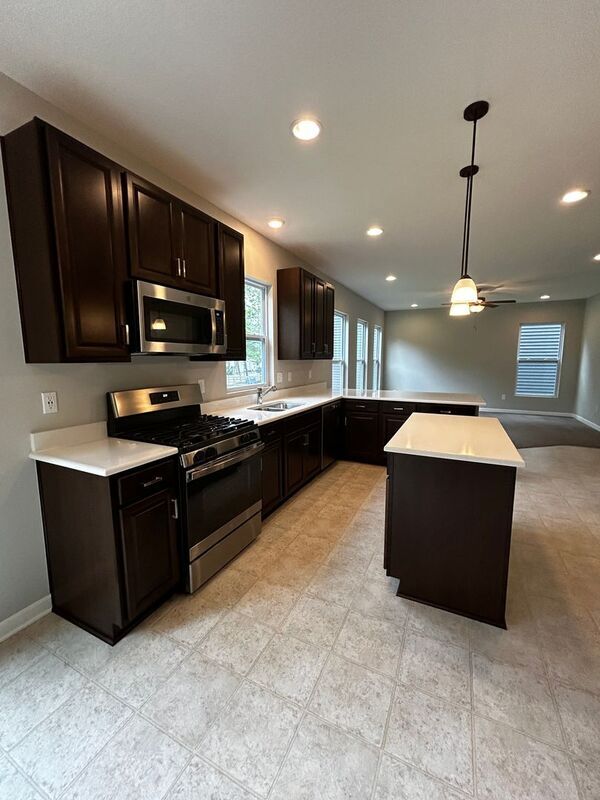 Building Photo - 6167 Jadwinn Dr
