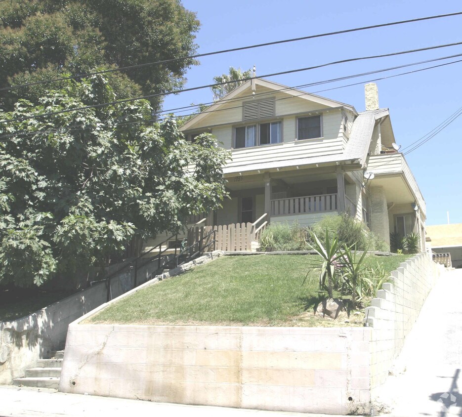 1821 1/21827 Santa Ynez St, Los Angeles, CA 90026 1821 1/21827