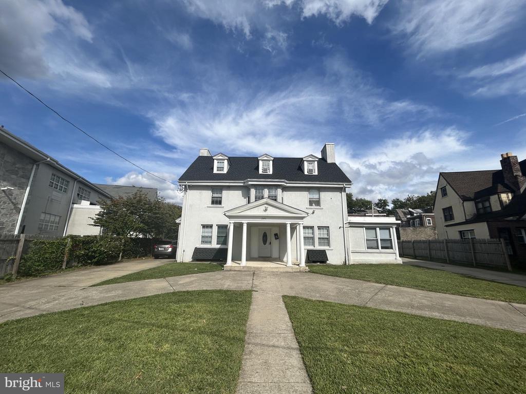 Foto principal - 2449-55 N 56th St