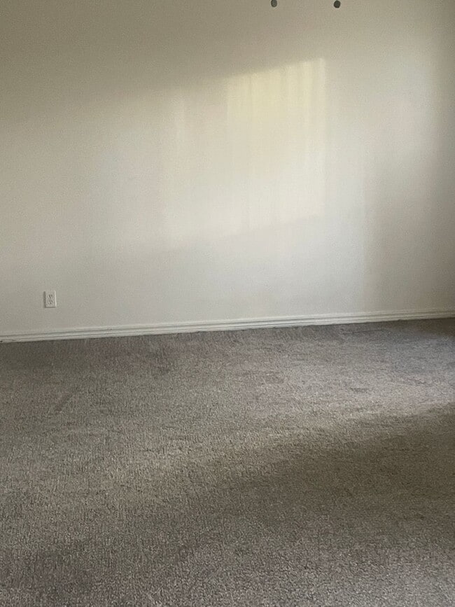 Building Photo - 5116 S Delaware Pl