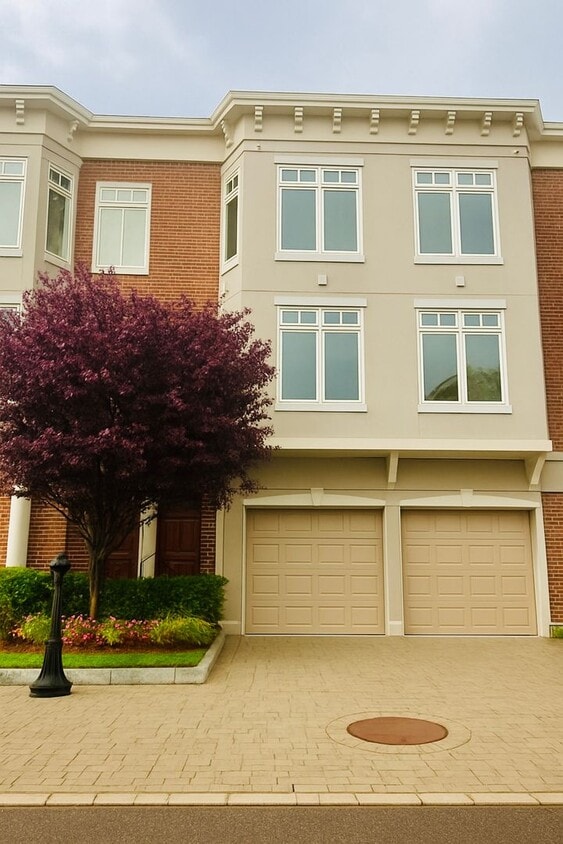 Primary Photo - Spacious Townhouse Steps from Tarrytown Wa...