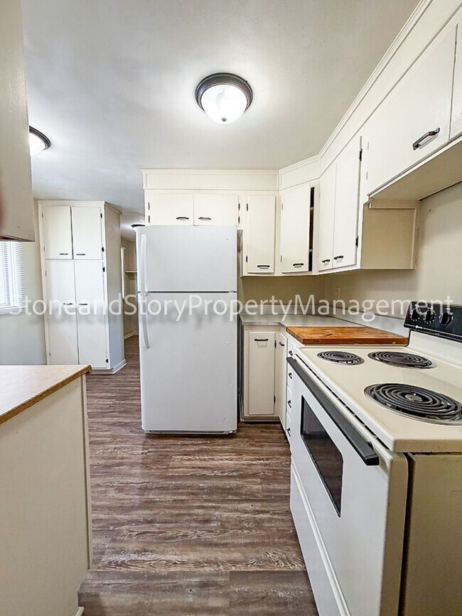 Foto del edificio - 3 bedroom 1.5 bath near 17th & Fairlawn