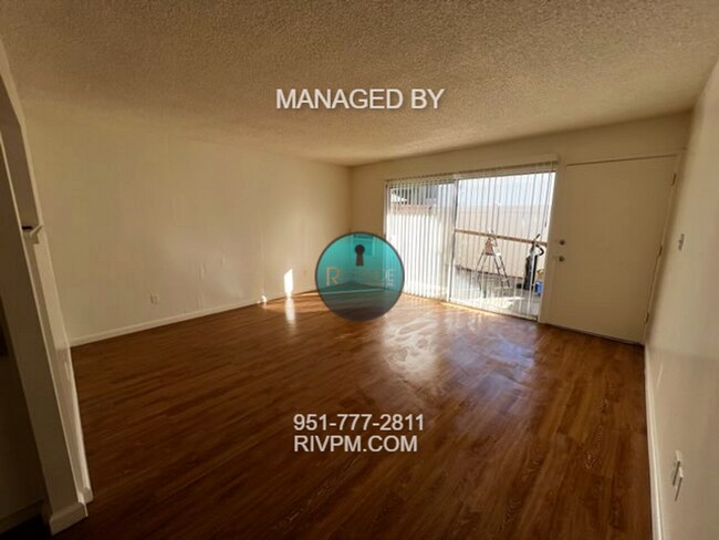 Building Photo - 1 Bedroom Condo In Gated HOA