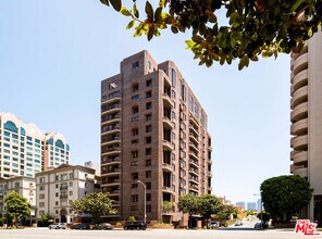 Building Photo - 10550 Wilshire Blvd