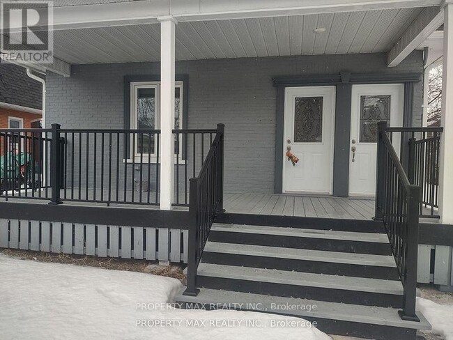 Building Photo - 14 Burton St