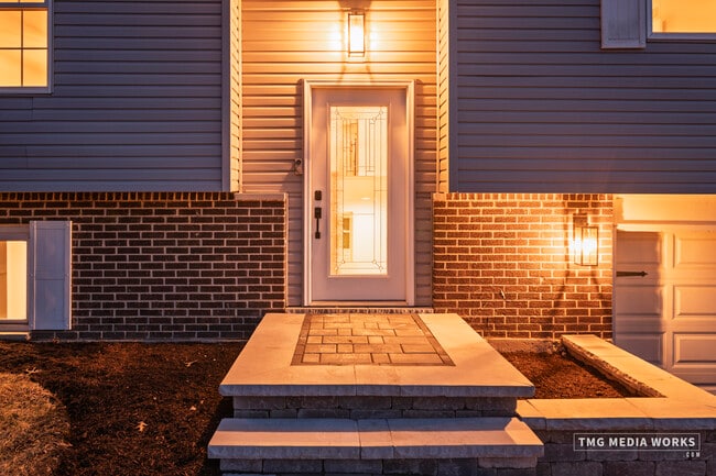 Building Photo - 24331 Davids Ct