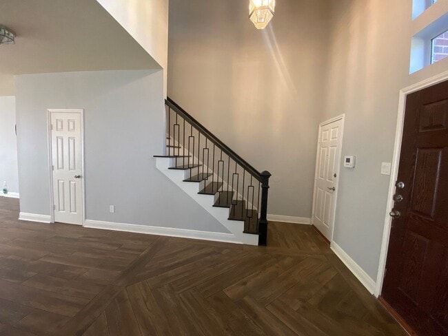 Building Photo - 2101 Crestwind Ct