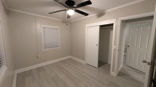 Building Photo - 208 Spencer Pl