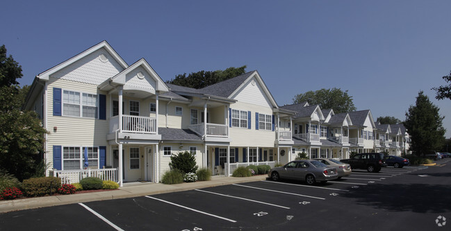 Más de 55 residencias - Fairfield Knolls at Farmingdale Village