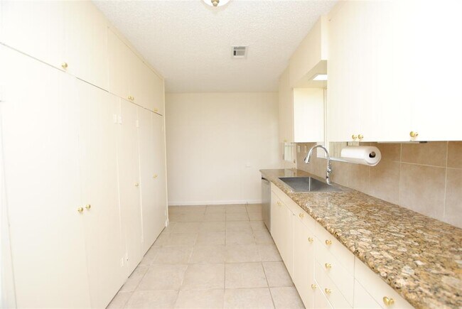 Foto del edificio - 9602 Highmeadow Dr
