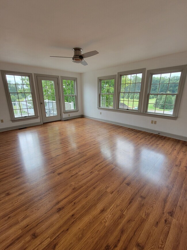 Foto del edificio - 33 Rittenhouse Rd