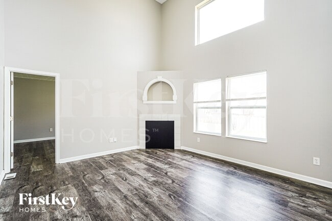 Foto del edificio - 3253 Kady Ln