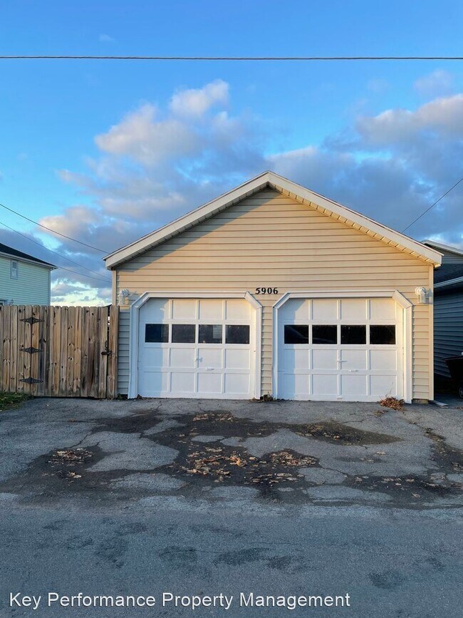 Foto del edificio - 4 br, 1 bath House - 5906 W Wautoma Beach ...