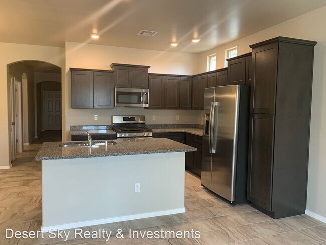 Foto del edificio - 4 br, 3 bath House - 4618 Lotus Avenue