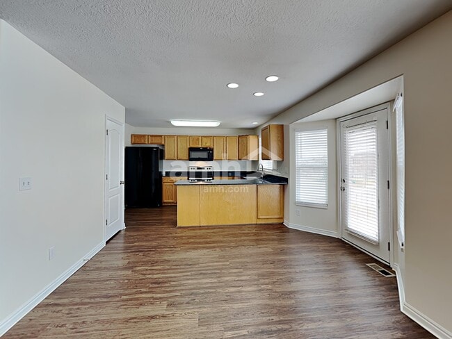 Foto del edificio - 229 Walton Dr