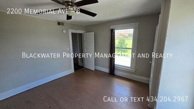 Photo - 2200 Memorial Ave Apartment