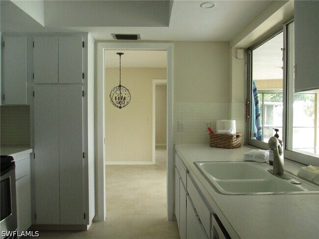 Foto del edificio - 841 SE 41st St