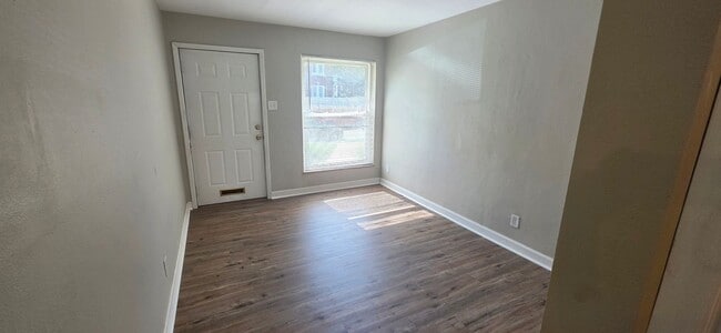 Foto del edificio - 735 Syracuse Ave