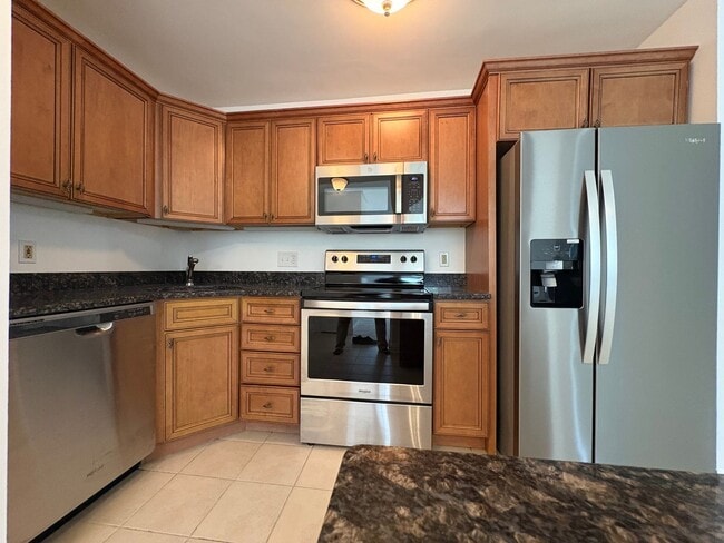 Building Photo - Completely updated 2 bed condo in desireab...