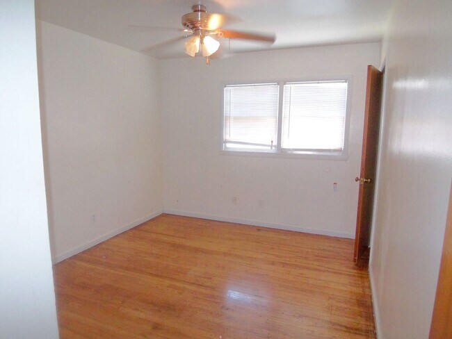 Foto del edificio - 4206 Crockett St